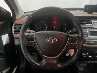 Hyundai I-20 i20 (GBB) Hatchback 1.2i 16V (G4LA) [62kW]  (11-2014/08-2020) picture 19