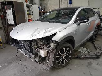 Vrakbiler auto Lexus NX NX I (Z1) SUV 300h 2.5 16V 4x4 (2ARFXE) [145kW]  (07-2014/...) 2016/3