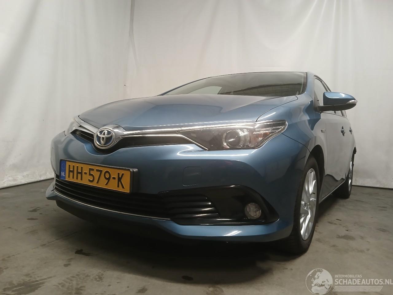 Toyota Auris Auris (E18) Hatchback 5-drs 1.8 16V Hybrid (2ZRFXE) [100kW]  (10-2012/=
03-2019)