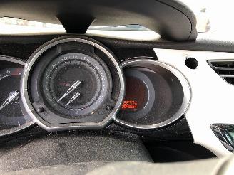 Citroën DS3 DS3 (SA) Hatchback 1.6 VTi 120 16V (EP6C(5FS)) [88kW]  (04-2010/07-201=
5) picture 2