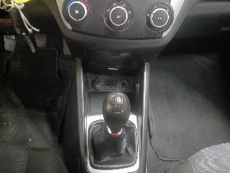 Kia Cee d Cee'd (EDB5) Hatchback 5-drs 1.4 CVVT 16V (G4FAI) [80kW]  (09-2009/12-=
2012) picture 17