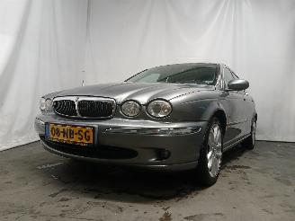 Vaurioauto  passenger cars Jaguar X-type X-type Sedan 2.1 V6 24V (YB(AJ-V6)) [115kW]  (03-2002/11-2009) 2003/7
