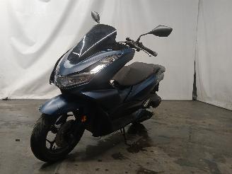 dañado ciclomotor Honda  Algemeen=20 2024/6