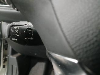 Peugeot 308 308 SW (L4/L9/LC/LJ/LR) Combi 5-drs 1.2 12V e-THP PureTech 130 (EB2ADT=
S(HNS)) [96kW]  (03-2014/06-2021) picture 15