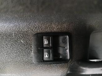 Volkswagen Caddy Caddy III (2KA,2KH,2CA,2CH) Van 1.6 TDI 16V (CAYE) [55kW]  (08-2010/05=
-2015) picture 12