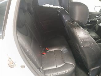 Renault Clio Clio IV Estate/Grandtour (7R) Combi 5-drs 1.5 Energy dCi 90 FAP (K9K-6=
08(K9K-B6)) [66kW]  (11-2012/08-2021) picture 10