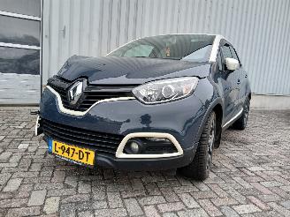 Schadeauto Renault Captur Captur (2R) SUV 0.9 Energy TCE 12V (H4B-400(H4B-A4)) [66kW]  (06-2013/=
=2E..) 2013/8