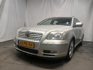 Vaurioauto  passenger cars Toyota Avensis Avensis Wagon (T25/B1E) Combi 2.0 16V VVT-i D4 (1AZFSE) [108kW]  (04-2=
003/11-2008) 2004/4