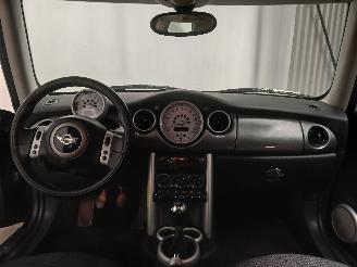 Mini Mini Mini One/Cooper (R50) Hatchback 1.6 16V Cooper (W10-B16A) [85kW]  (06-=
2001/09-2006) picture 17
