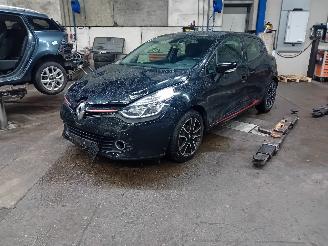 Salvage car Renault Clio Clio IV (5R) Hatchback 5-drs 0.9 Energy TCE 90 12V (H4B-400(H4B-A4)) [=
66kW]  (11-2012/08-2021) 2013/7
