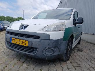 uszkodzony samochody osobowe Peugeot Partner Partner (GC/GF/GG/GJ/GK) Van 1.6 (TU5JP4B(NFR)) [66kW]  (04-2008/02-20=
12) 2009/3
