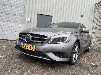 Schadeauto Mercedes A-klasse A (W176) Hatchback 1.6 A-180 16V (M270.910) [90kW]  (09-2012/05-2018) 2013/7