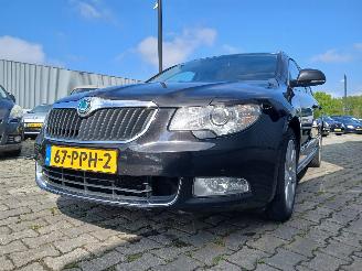krockskadad bil auto Skoda Superb Superb Combi (3TAC/TAF) Combi 1.8 TSI 16V (CDAA) [118kW]  (10-2009/05-=
2015) 2011/3