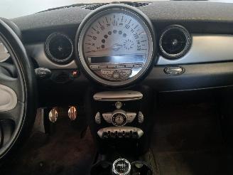 Mini Mini Mini (R56) Hatchback 1.6 16V Cooper (N12-B16A) [88kW]  (10-2006/02-201=
2) picture 16