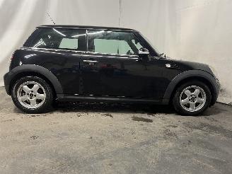 Mini Mini Mini (R56) Hatchback 1.4 16V One (N12-B14A) [70kW]  (11-2006/03-2010) picture 7