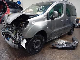 demontáž osobní automobily Peugeot Partner Partner Tepee (7A/B/C/D/E/F/G/J/P/S) MPV 1.6 16V Phase 1 (TU5JP4(NFU))=
 [80kW]  (04-2008/02-2012) 2009/7