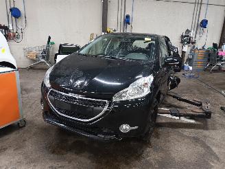 Salvage car Peugeot 208 208 I (CA/CC/CK/CL) Hatchback 1.2 Vti 12V PureTech 82 (EB2F(HMZ)) [60k=
W]  (03-2012/12-2019) 2012/9
