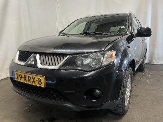Vaurioauto  passenger cars Mitsubishi Outlander Outlander (CW) SUV 2.4 16V Mivec 4x2 (4B12) [125kW]  (11-2006/11-2012)= 2008/1