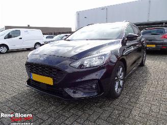Damaged car Ford Focus 1.0 EcoBoost ST-Line Business 125pk 2020/4