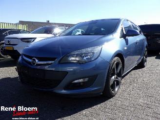 krockskadad bil auto Opel Astra 2.0 CDTI Edition 165pk Aut 2015/3