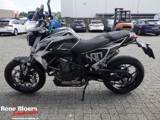 KTM 690 Duke  picture 2