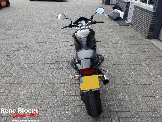 Triumph Speed Triple 955i picture 5