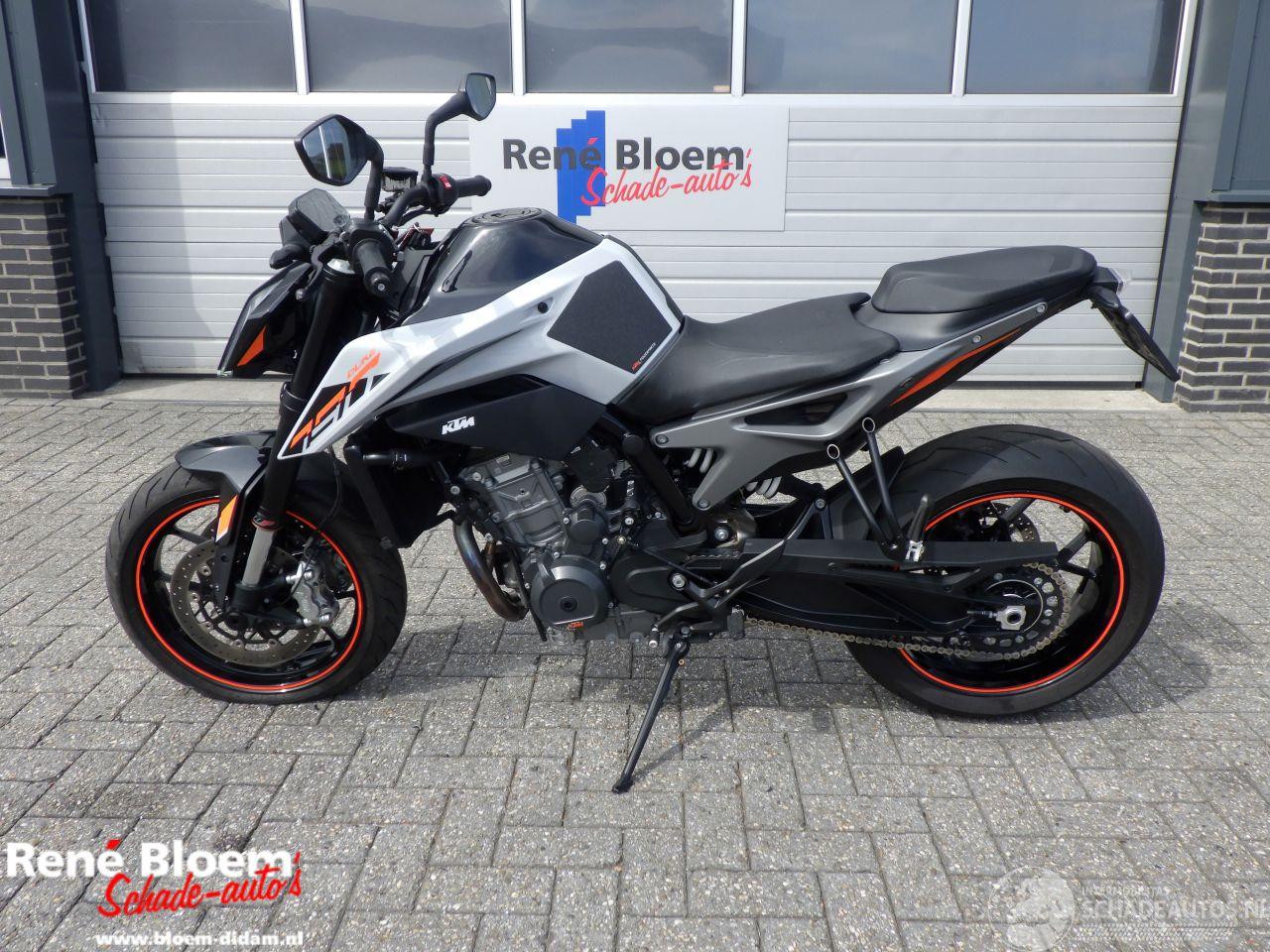 KTM 790 Duke L