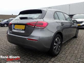 krockskadad bil auto Mercedes A-klasse 180 Business Solution AMG 136pk 2022/2