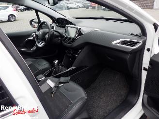 Peugeot 2008 1.2 PureTech Navi GT-Line picture 10