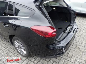 Ford Focus 1.0 Ecoboost Hybrid Titanium picture 16