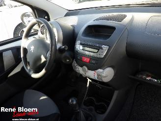 Peugeot 107 1.0 Access Accent Airco 5drs picture 7