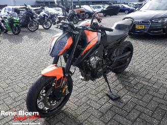 KTM  890 Duke picture 7