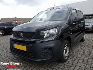 krockskadad bil bedrijf Peugeot Partner 1.5 Blue HDI Pro Airco 75pk 2019/7