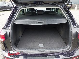 Volkswagen Golf 2.0 TDI Life Business picture 7