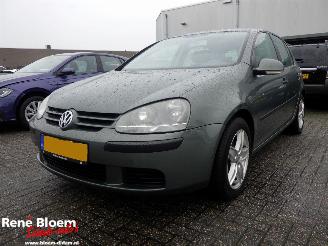 Schadeauto Volkswagen Golf 1.6 FSI Trendline 2004/4