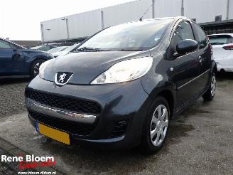 Vaurioauto  passenger cars Peugeot 107 1.0-12V XR 5drs Airco 2010/5