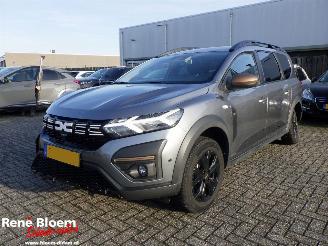 skadebil auto Dacia Jogger 1.6 Hybrid 140 Extreme 5p. 2024/11