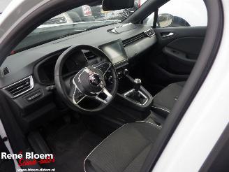 Renault Clio 1.0 TCE Intens 5drs Navi picture 13