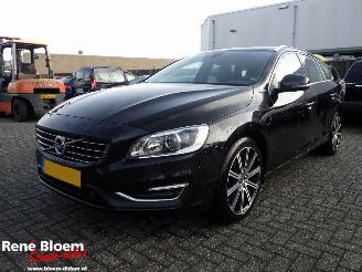 Coche accidentado Volvo V-60 2.4 D6 Twin Engtine R-Design Aut 2015/9