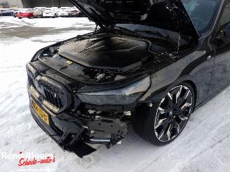 BMW i5 Touring E-Drive 40 340pk 84kwh Full Option picture 8