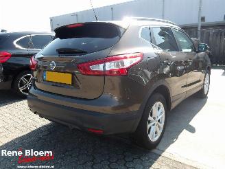 damaged passenger cars Nissan Qashqai 1.2 Business Edition 116pk Automaat 2017/3
