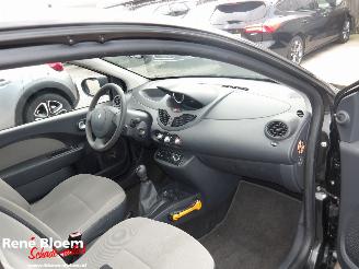 Renault Twingo 1.2-16V Authentique picture 8