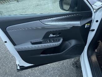 Opel Mokka-E 50-kWh 11kW bl. Business Elegance aut 136pk - nap - stuurverwarming - navi - camera - line + side assist - keyless - virtual - 2x laadkabels - org NL picture 52