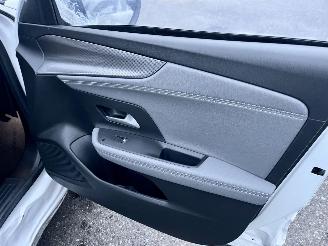 Opel Mokka-E 50-kWh 11kW bl. Business Elegance aut 136pk - nap - stuurverwarming - navi - camera - line + side assist - keyless - virtual - 2x laadkabels - org NL picture 61