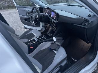 Opel Mokka-E 50-kWh 11kW bl. Business Elegance aut 136pk - nap - stuurverwarming - navi - camera - line + side assist - keyless - virtual - 2x laadkabels - org NL picture 15