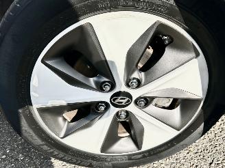 Hyundai Ioniq Comfort EV 120pk aut + f1 flippers - nap - 2x laadkabels - navi - camera - front + line assist - keyless entry + start picture 70