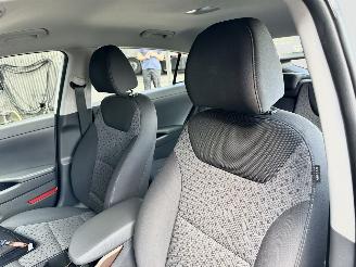 Hyundai Ioniq Comfort EV 120pk aut + f1 flippers - nap - 2x laadkabels - navi - camera - front + line assist - keyless entry + start picture 29