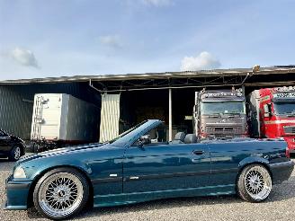 Voiture accidenté BMW 3-serie cabrio 320i 150pk exe M-Sport individual - hardtop - 17 inch bbs breedset - verlaagd - clima - leer - boston grün 1997/6