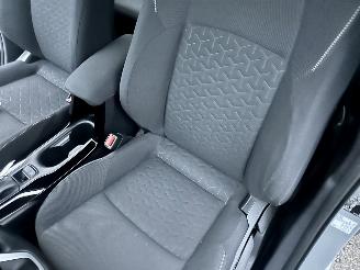 Toyota Corolla Touring sports 1.8 Hybrid 148pk automaat Business - nap - vaste prijs - camera - line + front assist - afn trekh - clima + cruise contr - keyless start picture 40