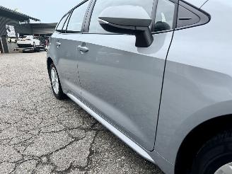 Toyota Corolla Touring sports 1.8 Hybrid 148pk automaat Business - nap - vaste prijs - camera - line + front assist - afn trekh - clima + cruise contr - keyless start picture 79